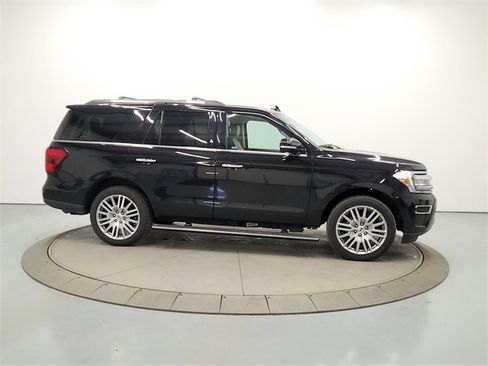 Used 2024 Ford Expedition Limited image 8