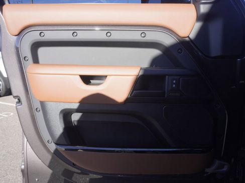 New 2026 Land Rover Defender 110 OCTA image 18