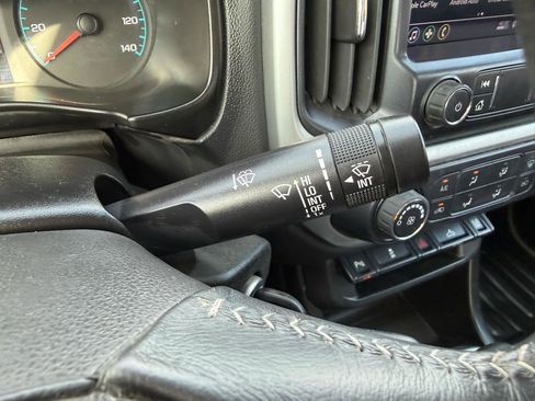 Used 2022 Chevrolet Colorado LT w/ Fleet Safety Package RWD image 20