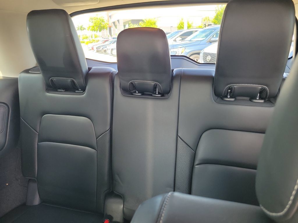 Certified 2023 Nissan Pathfinder SL w/ SL Premium Package FWD image 11