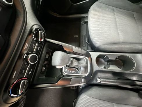Used 2020 Kia Soul LX FWD image 21