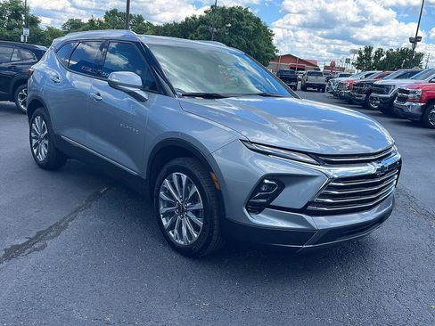 Used 2024 Chevrolet Blazer Premier w/ Driver Confidence II Package FWD image 7