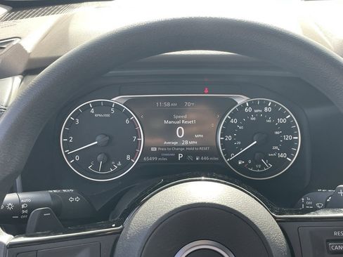 Used 2023 Nissan Rogue SV image 8