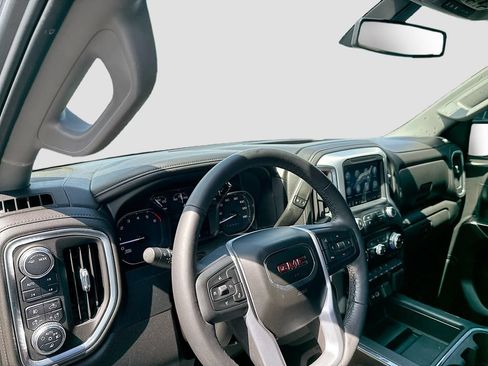 Used 2022 GMC Sierra 1500 SLT AWD/4WD image 11
