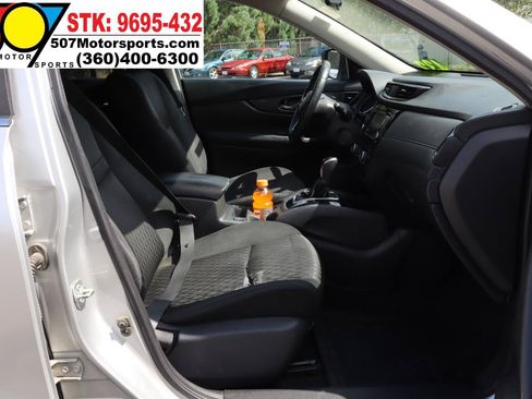 Used 2018 Nissan Rogue SV AWD/4WD image 22