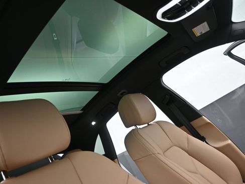 New 2026 Porsche Macan AWD/4WD image 22