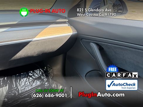 Used 2018 Tesla Model 3 Long Range RWD image 17