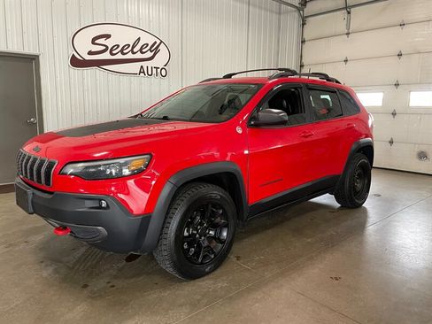 Used 2019 Jeep Cherokee Trailhawk w/ Cold Weather Group AWD/4WD image 1