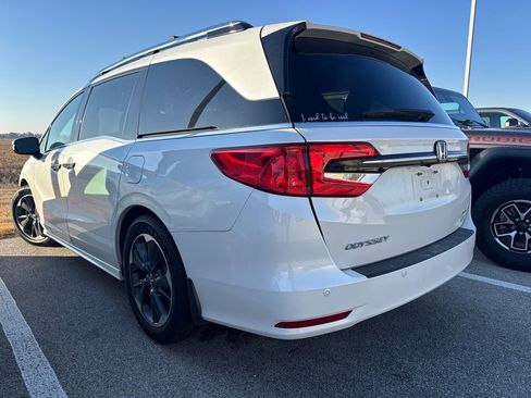 Used 2023 Honda Odyssey Elite image 5