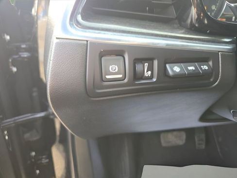 Used 2022 Cadillac XT5 Premium Luxury w/ Technology Package FWD image 13