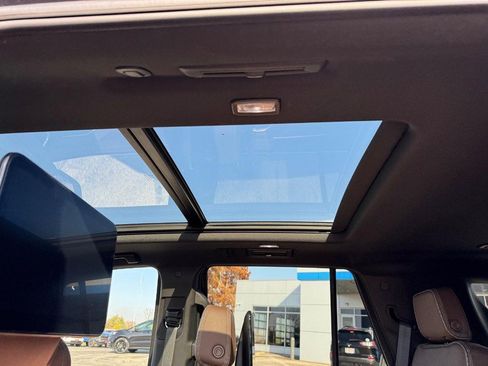 Certified 2024 Chevrolet Tahoe High Country w/ Advanced Technology Package image 11