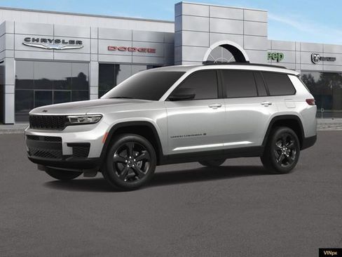 Used 2024 Jeep Grand Cherokee L Altitude AWD/4WD image 2