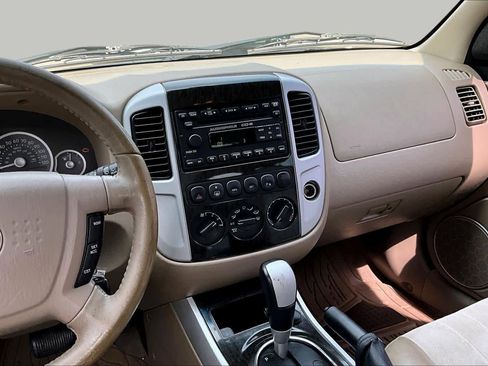 Used 2007 Mercury Mariner Premier FWD image 6