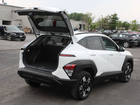 Used 2024 Hyundai Kona SEL AWD/4WD image 7