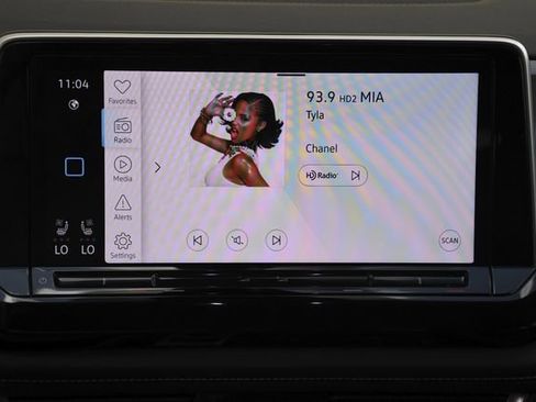 Used 2025 Volkswagen Atlas Cross Sport SE image 15