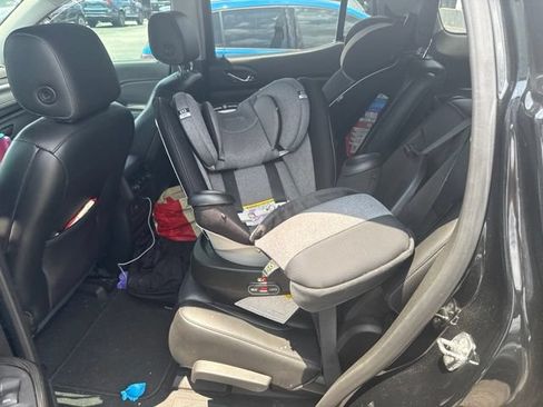 Used 2018 GMC Acadia SLT FWD image 29