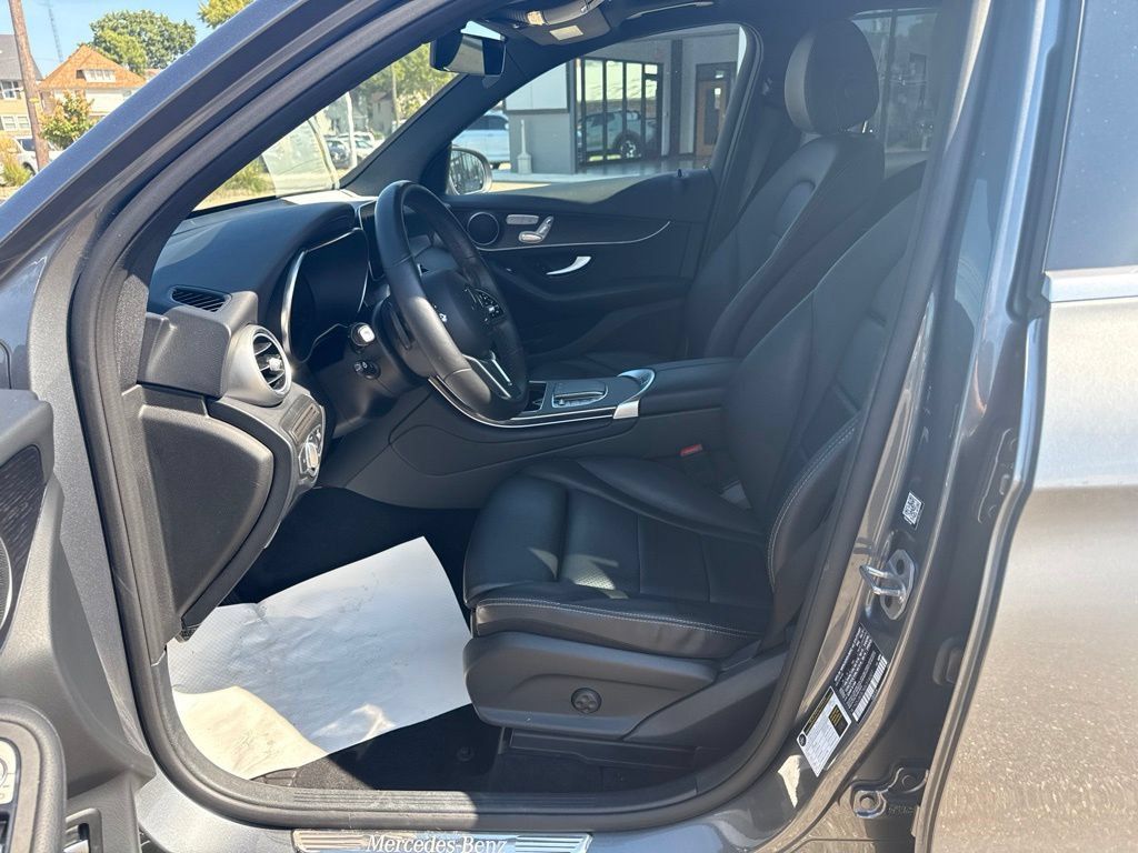 Used 2021 Mercedes-Benz GLC 300 4MATIC image 18