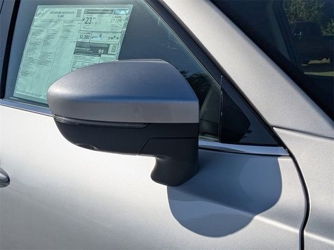 New 2025 Nissan Pathfinder SL image 11