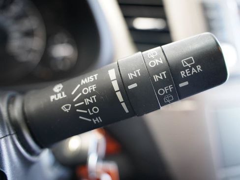 Used 2012 Subaru Outback 2.5i Limited w/ Moonroof Pkg AWD/4WD image 15