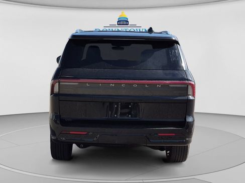 Used 2025 Lincoln Navigator Black Label AWD/4WD image 4