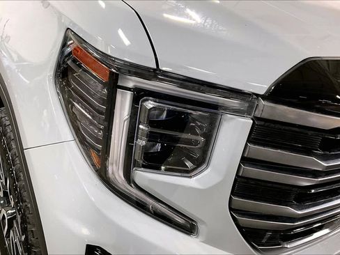 Used 2025 GMC Sierra 1500 AT4 w/ Technology Package image 28