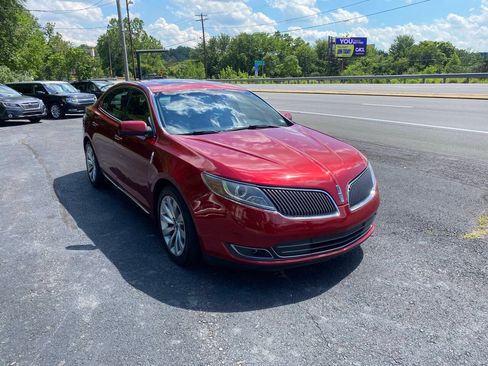 Used 2013 Lincoln MKS FWD image 4