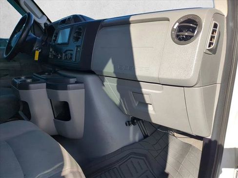 Used 2010 Ford E-350 and Econoline 350 XL image 23