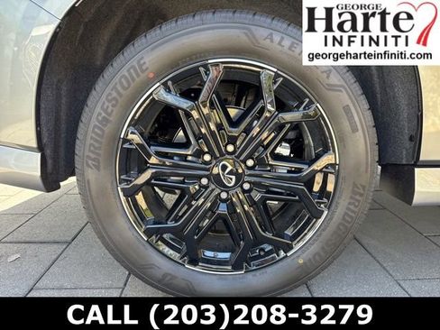 New 2026 INFINITI QX80 4WD image 9