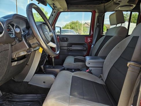 Used 2010 Jeep Wrangler Unlimited Sahara w/ Dual Top Group AWD/4WD image 11