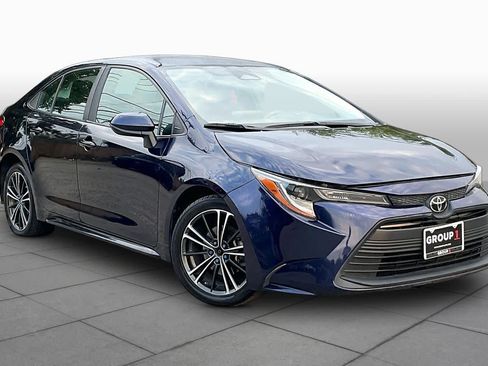 Used 2024 Toyota Corolla LE FWD image 3