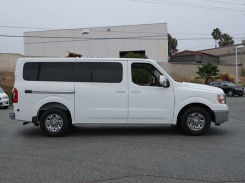 Used 2016 Nissan NV 3500 SL image 3