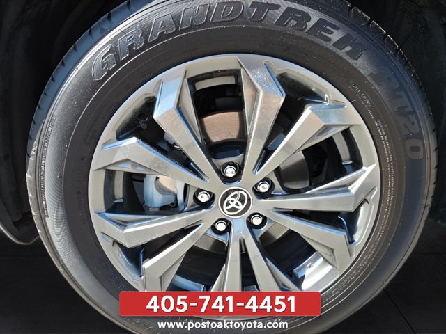 Used 2025 Toyota RAV4 XLE Premium AWD/4WD image 13