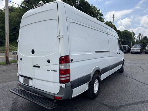 Used 2015 Mercedes-Benz Sprinter 2500 image 9