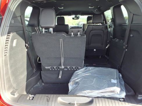 New 2026 Chrysler Pacifica Select image 20