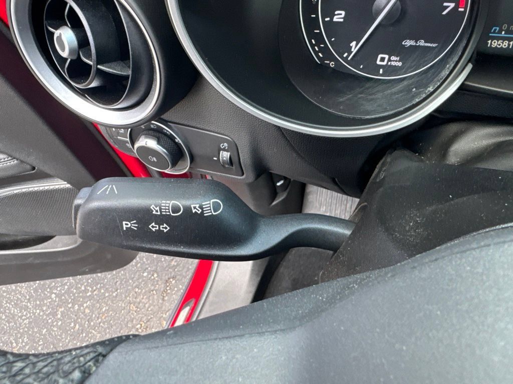 Used 2023 Alfa Romeo Stelvio Ti AWD/4WD image 38