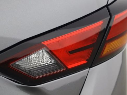 Used 2025 Nissan Altima 2.5 SV FWD image 35
