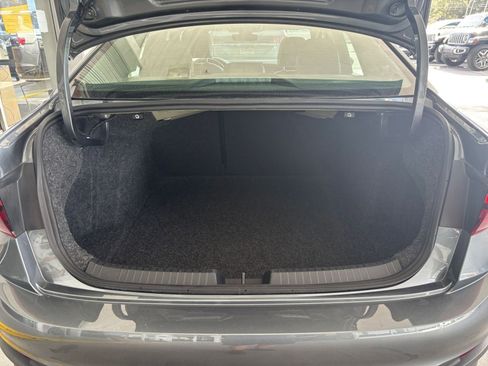 Used 2025 Volkswagen Jetta SE image 30