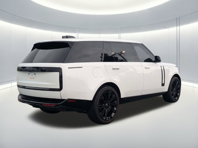 Used 2025 Land Rover Range Rover Long Wheelbase SE AWD/4WD image 6