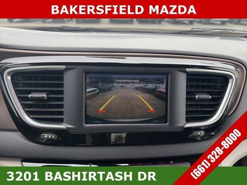 Used 2022 Chrysler Voyager LX image 26