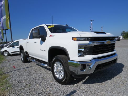 Used 2025 Chevrolet Silverado 2500 LT AWD/4WD image 1