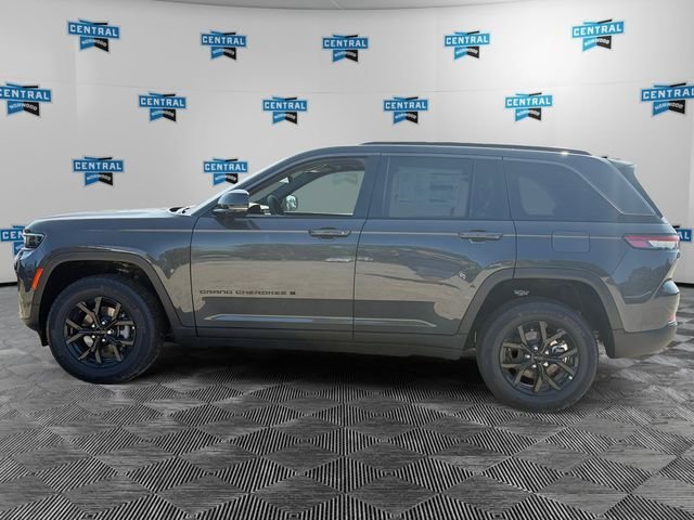 New 2026 Jeep Grand Cherokee Altitude AWD/4WD image 2
