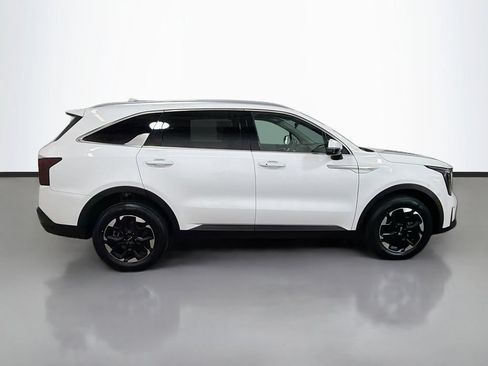 Used 2025 Kia Sorento S AWD/4WD image 10