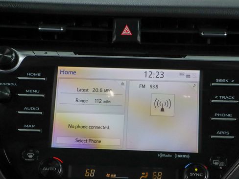 Used 2020 Toyota Camry XSE FWD image 19