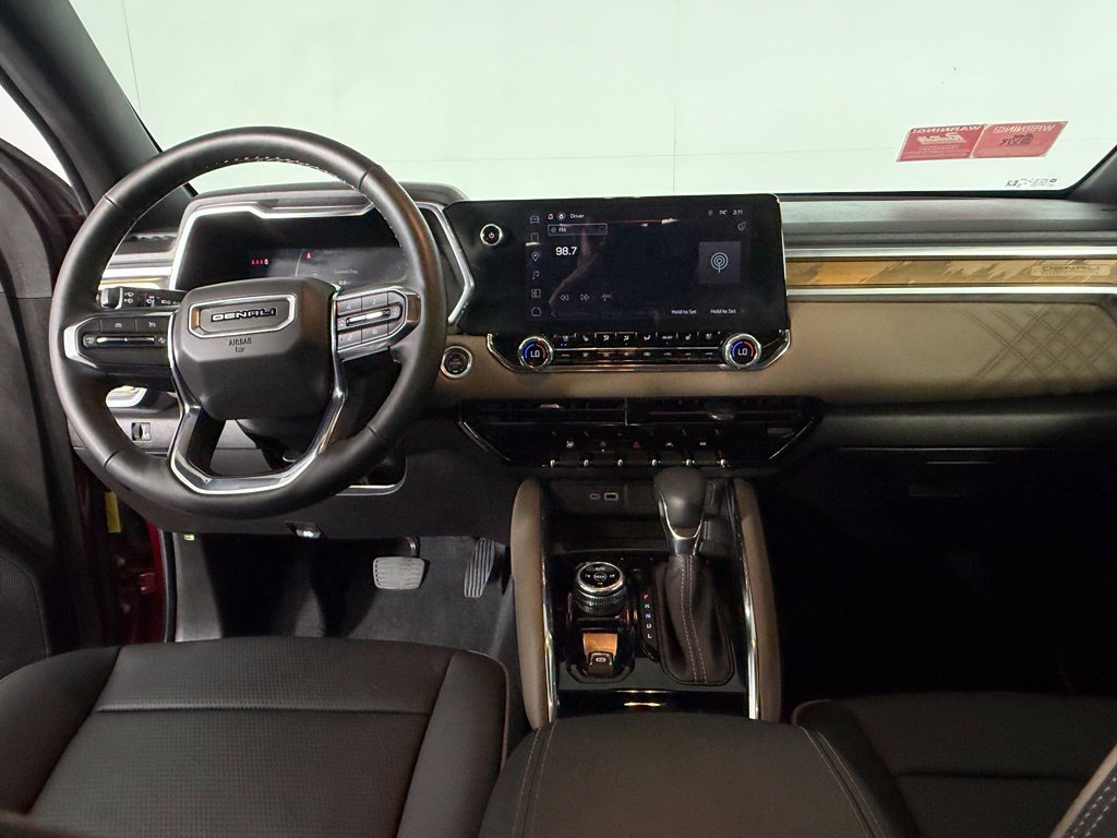 Used 2025 GMC Canyon Denali AWD/4WD image 13
