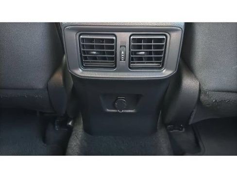 Used 2024 Toyota RAV4 LE AWD/4WD image 27