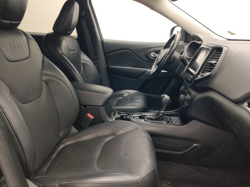 Used 2019 Jeep Cherokee Limited w/ Technology Group FWD image 21