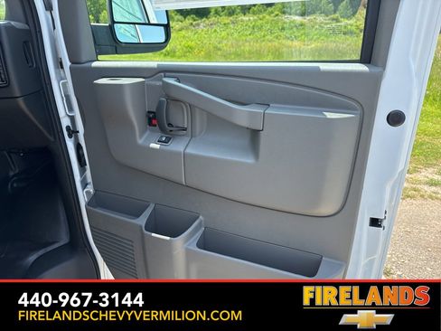 New 2025 Chevrolet Express 2500 w/ Driver Convenience Package image 27