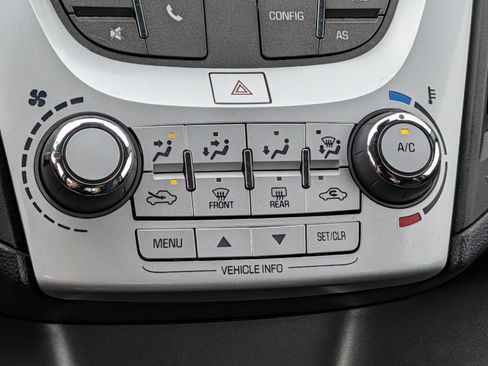 Used 2017 Chevrolet Equinox LS FWD image 23