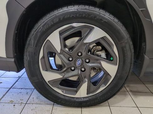 Used 2024 Subaru Crosstrek 2.5i Limited AWD/4WD image 25