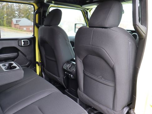 Used 2023 Jeep Wrangler Unlimited w/ Cold Weather Group image 18